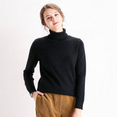 Turtleneck sweater with a knitted bottoming sweater