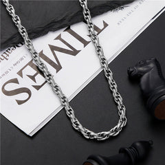 Circular Vertical Pattern Chain Necklace