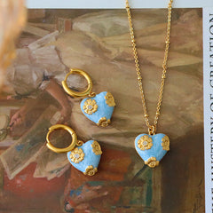 French Exquisite Blue Dripping Enamel Flower Love Necklace For Women