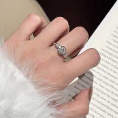 Simple, Personalized, Light-Luxury Moissanite Ring