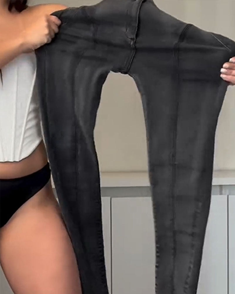 Uniquely Designed Curve-Shaped Stretch Skinny Jeans