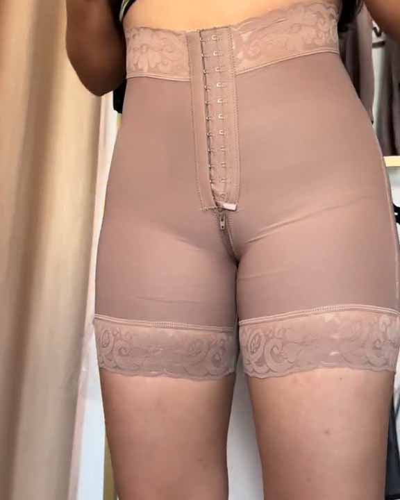 4028 Invisible Hourglass Faja Shorts