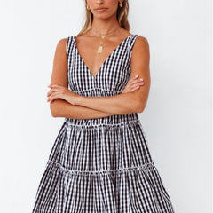 Deep V Backless Sleeveless Plaid Dress â€?& Stylish