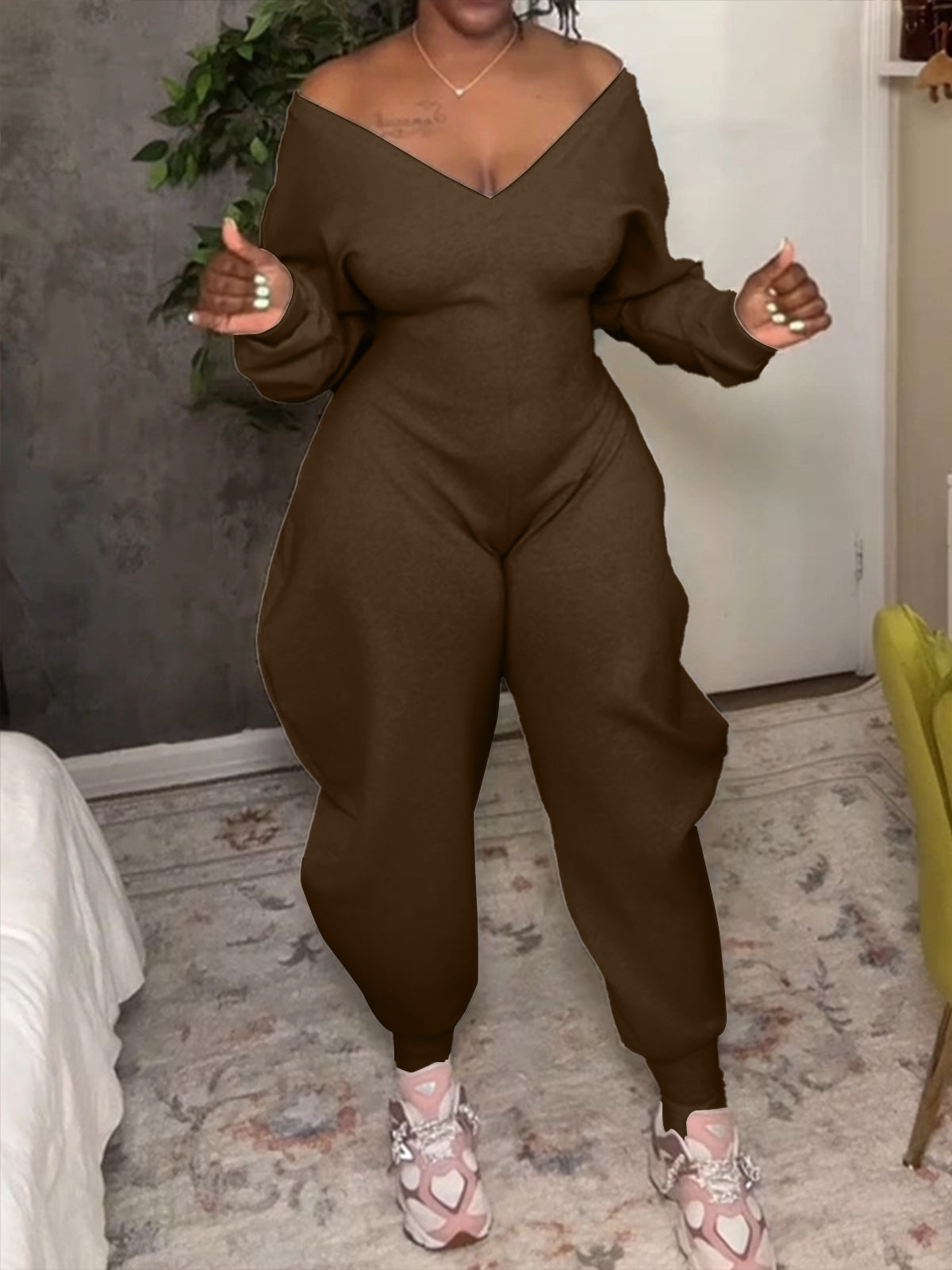 V-Neck Slim Long-Sleeved Jumpsuit