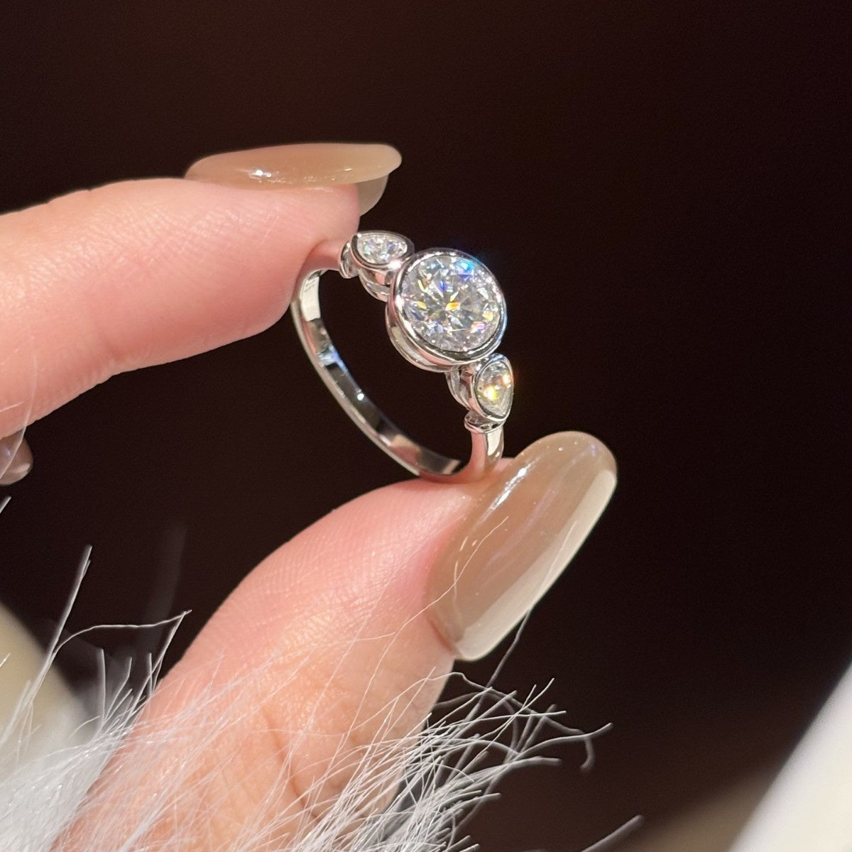 Simple, Personalized, Light-Luxury Moissanite Ring