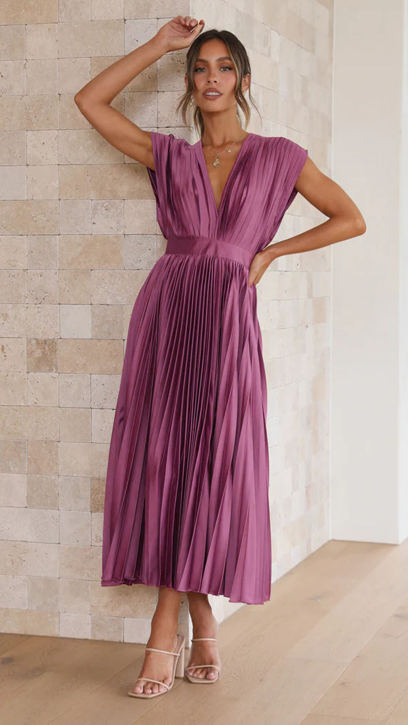 V-Neck Pleated Sleeveless Dress â€?Casual Loose Fit with Zip Detail