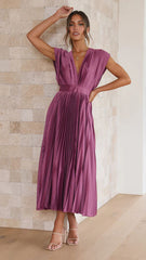 V-Neck Pleated Sleeveless Dress â€?Casual Loose Fit with Zip Detail