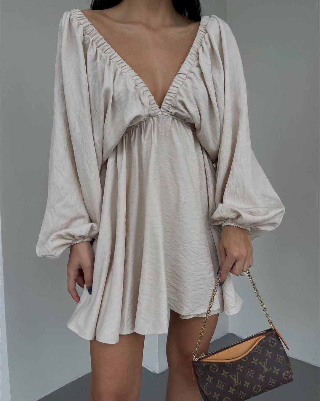 V-Neck Lantern Sleeve Dress â€?Loose Fit Long Sleeve Casual Dress