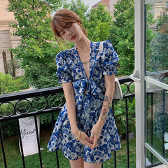 French Vintage Floral Neck Dress â€?Romantic Retro-Inspired Elegance