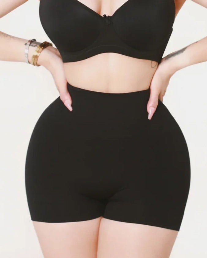 Seamless Hip-Lifting Shorts