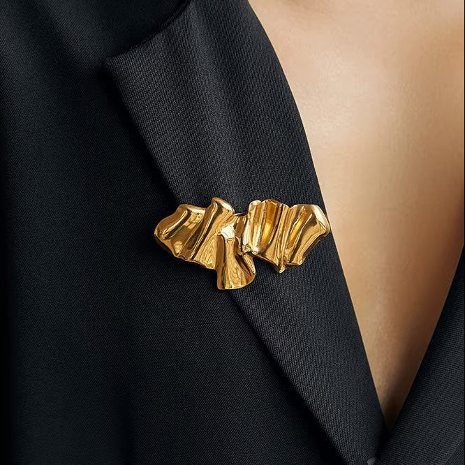 Addison Abstract Wavy Sculptural Brooch