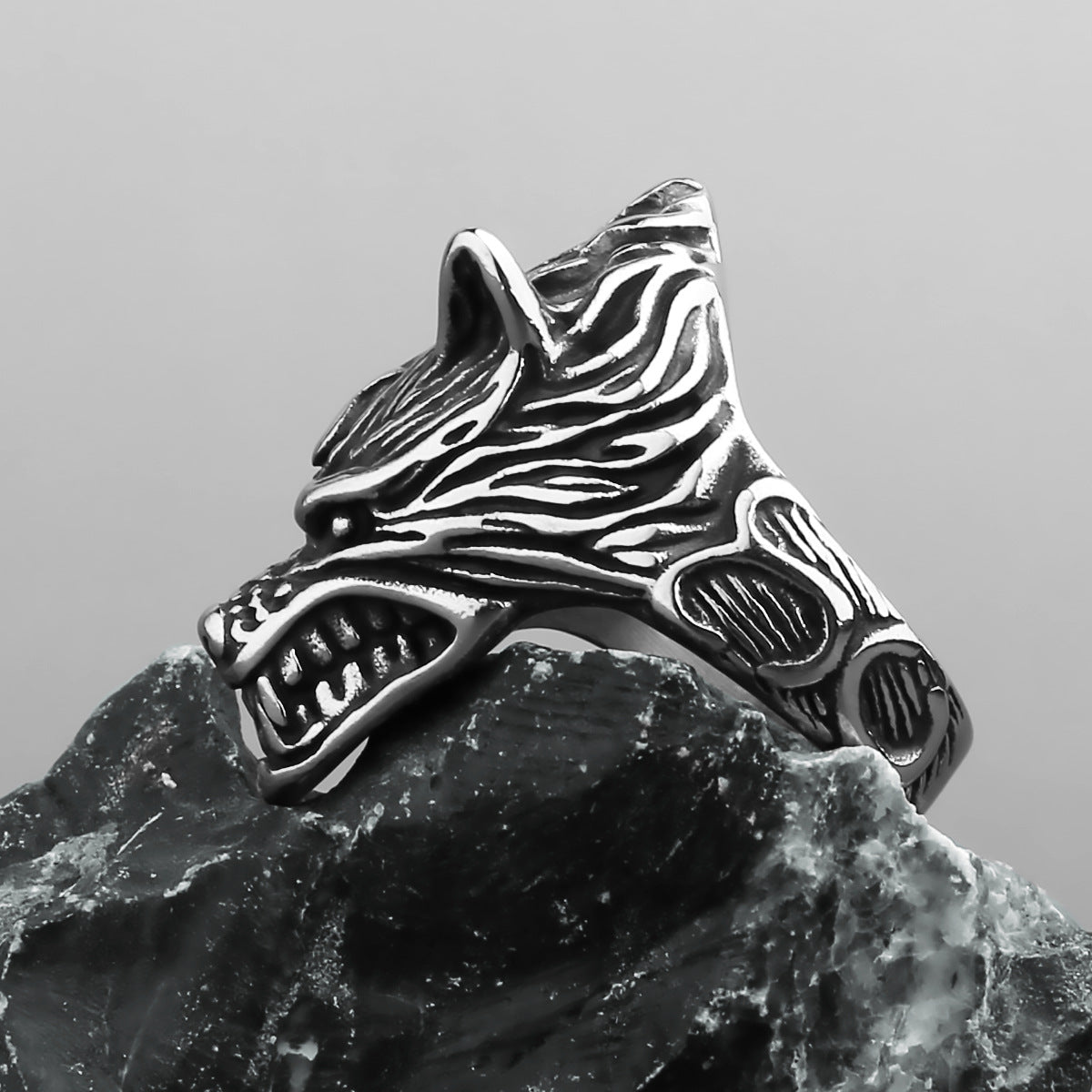 Barking Wolf Head Ring