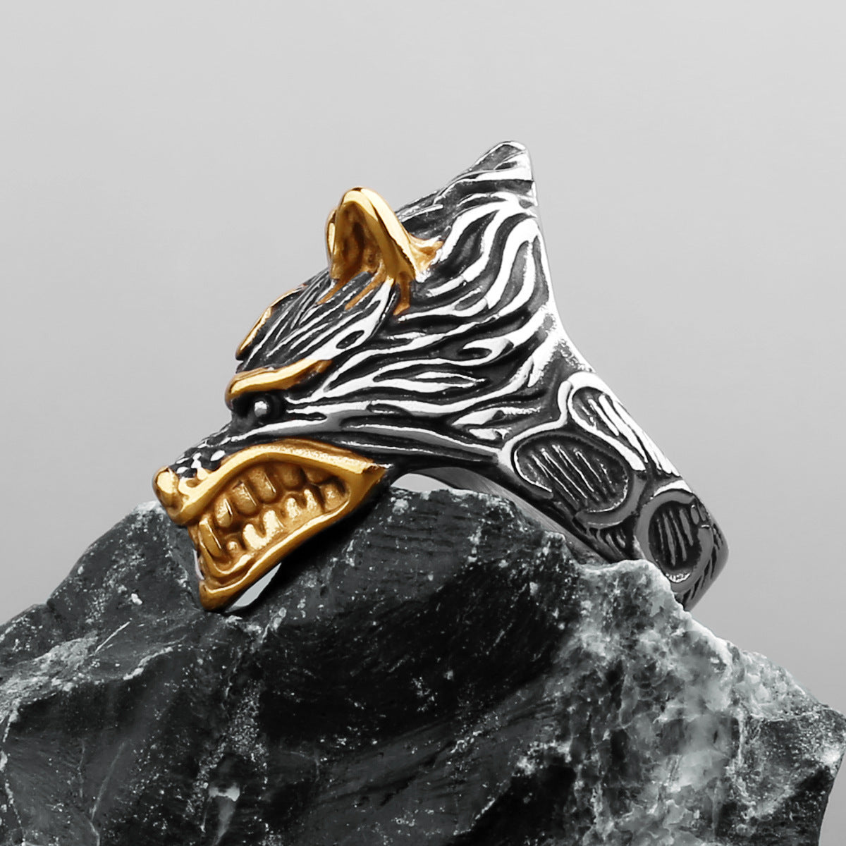 Barking Wolf Head Ring