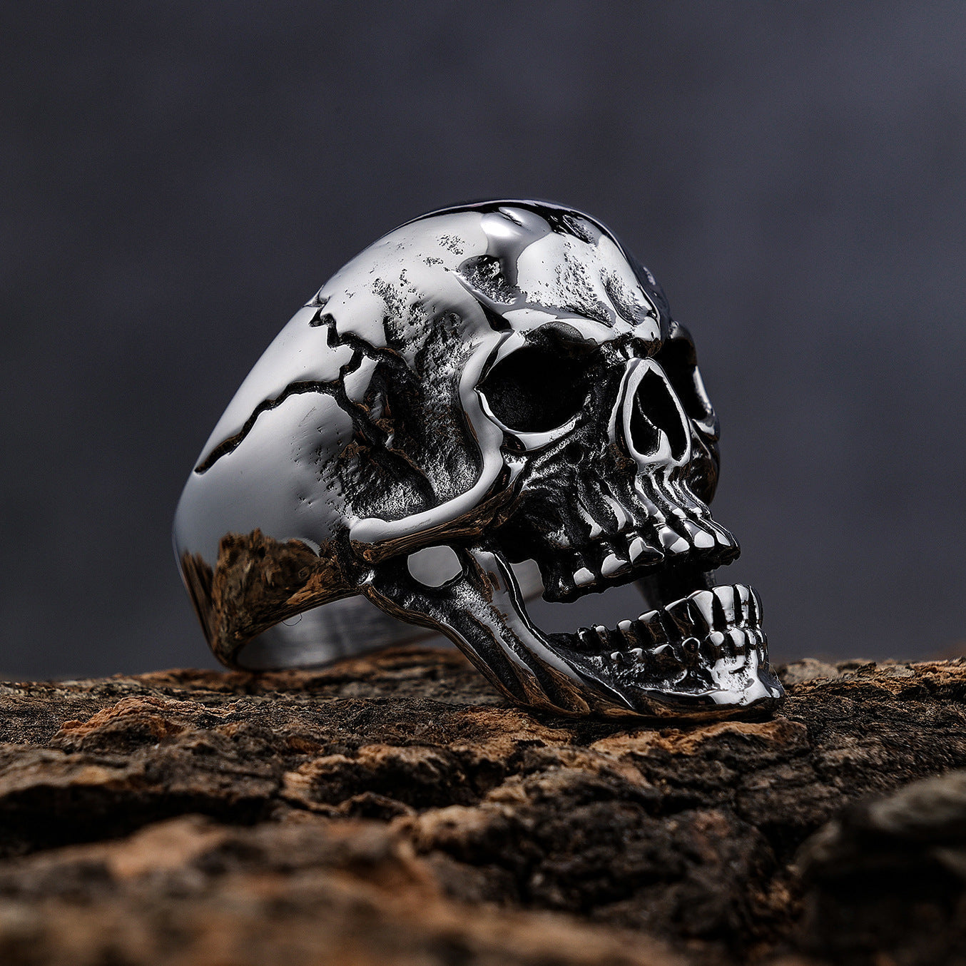UNISEX Biker Skull-Motif Punk Ring