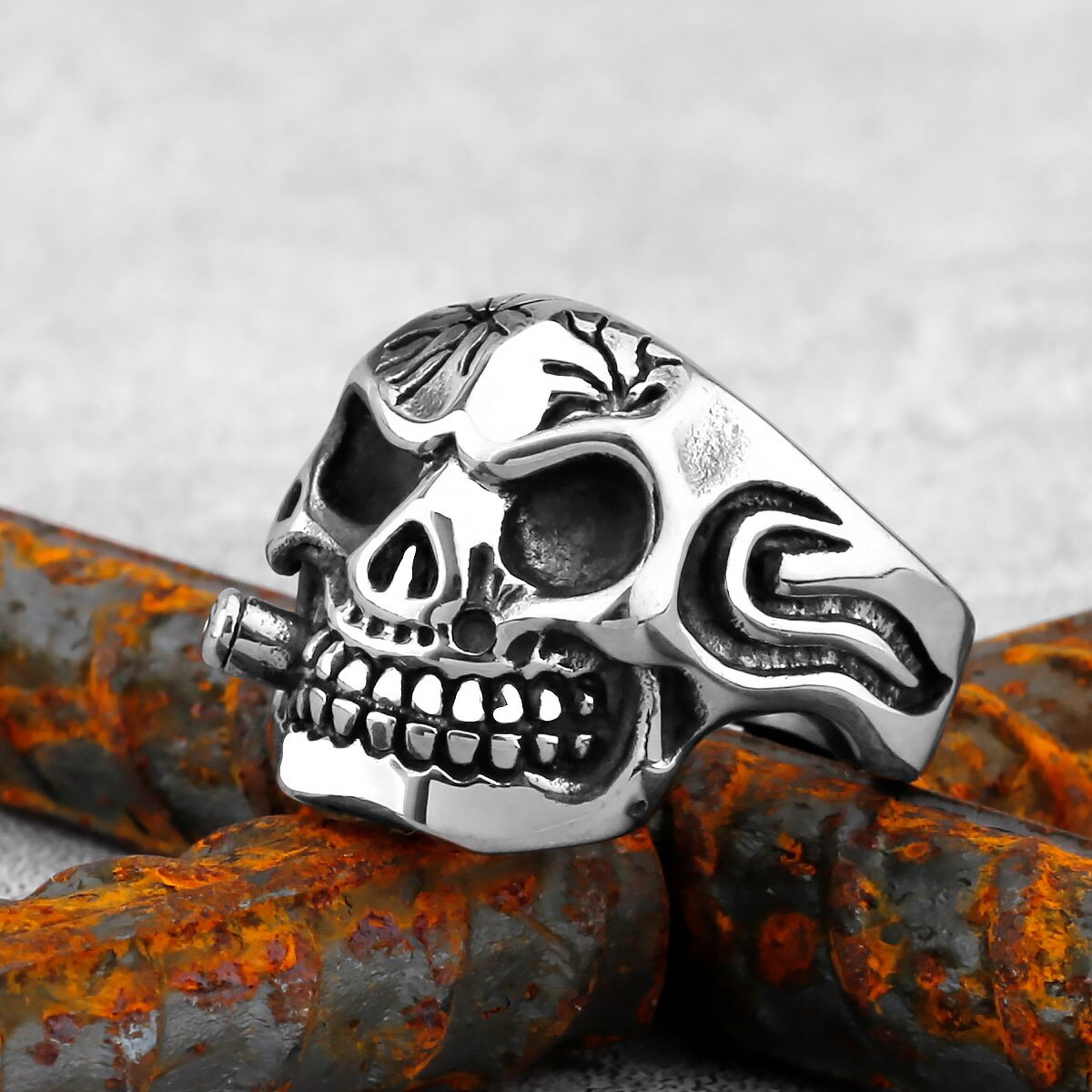 Unisex Cigar-Smoking Skull-Motif Punk Ring
