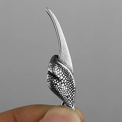 Dragon Claw Street Necklace