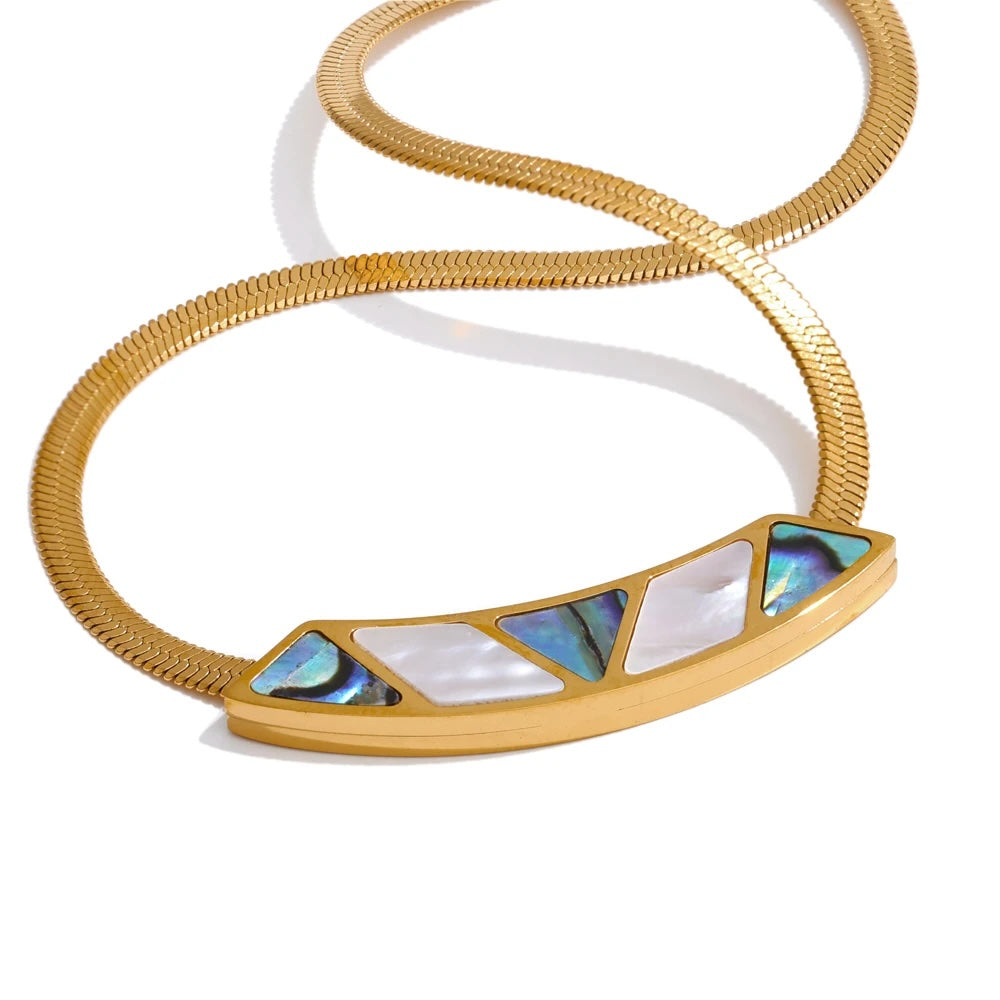 Geometric Shell Pendant Collar Necklace