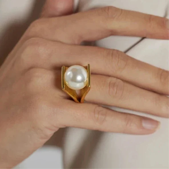 Elegant Imitation Pearl Mount Ring