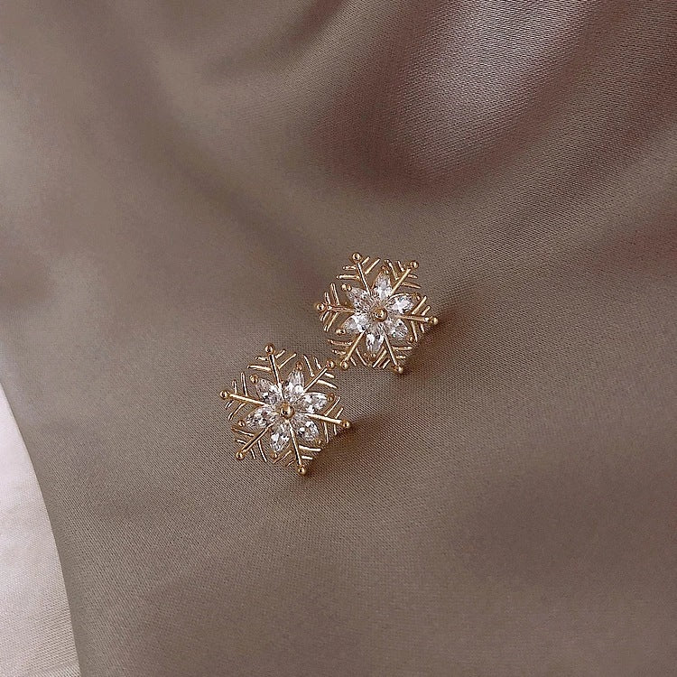 Silver Needle Zircon Snowflake Ear Stud Earrings For Women