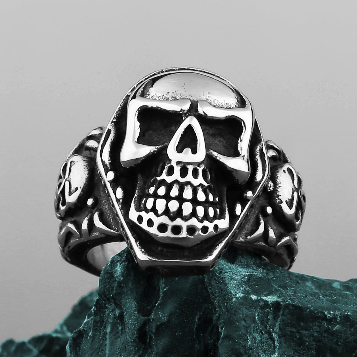 Rock Skull-Figure Design Ring