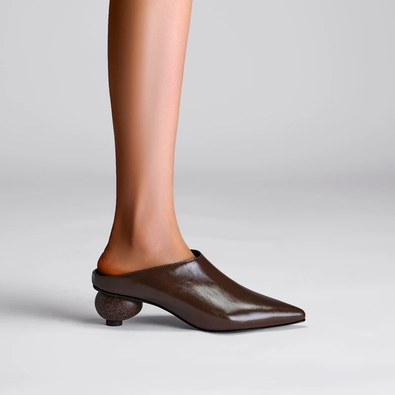 Mamiya Pointed Toe Ball Kitten Heel Pumps