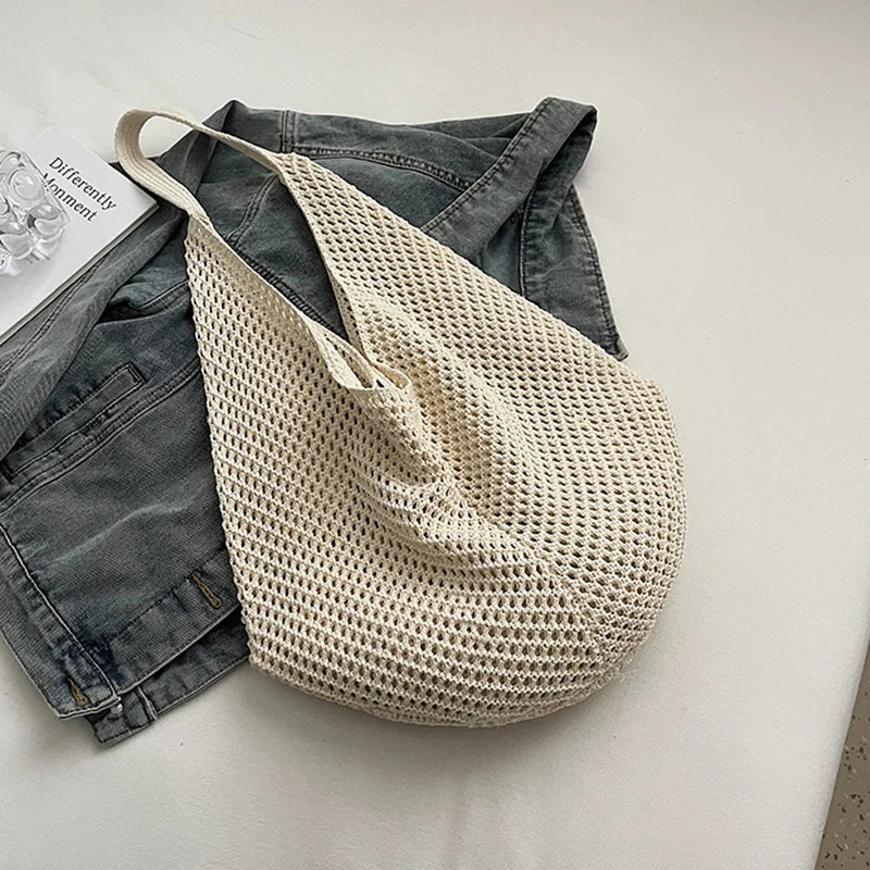 Tamara Two Girls Embroidery Knit Shoulder Bags