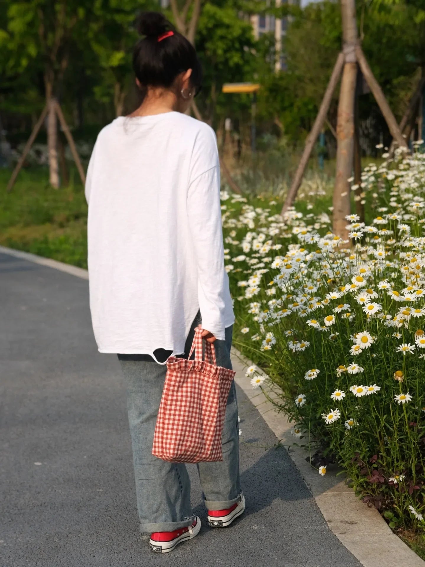 Caya Ruffle Trim Casual Gingham Tote
