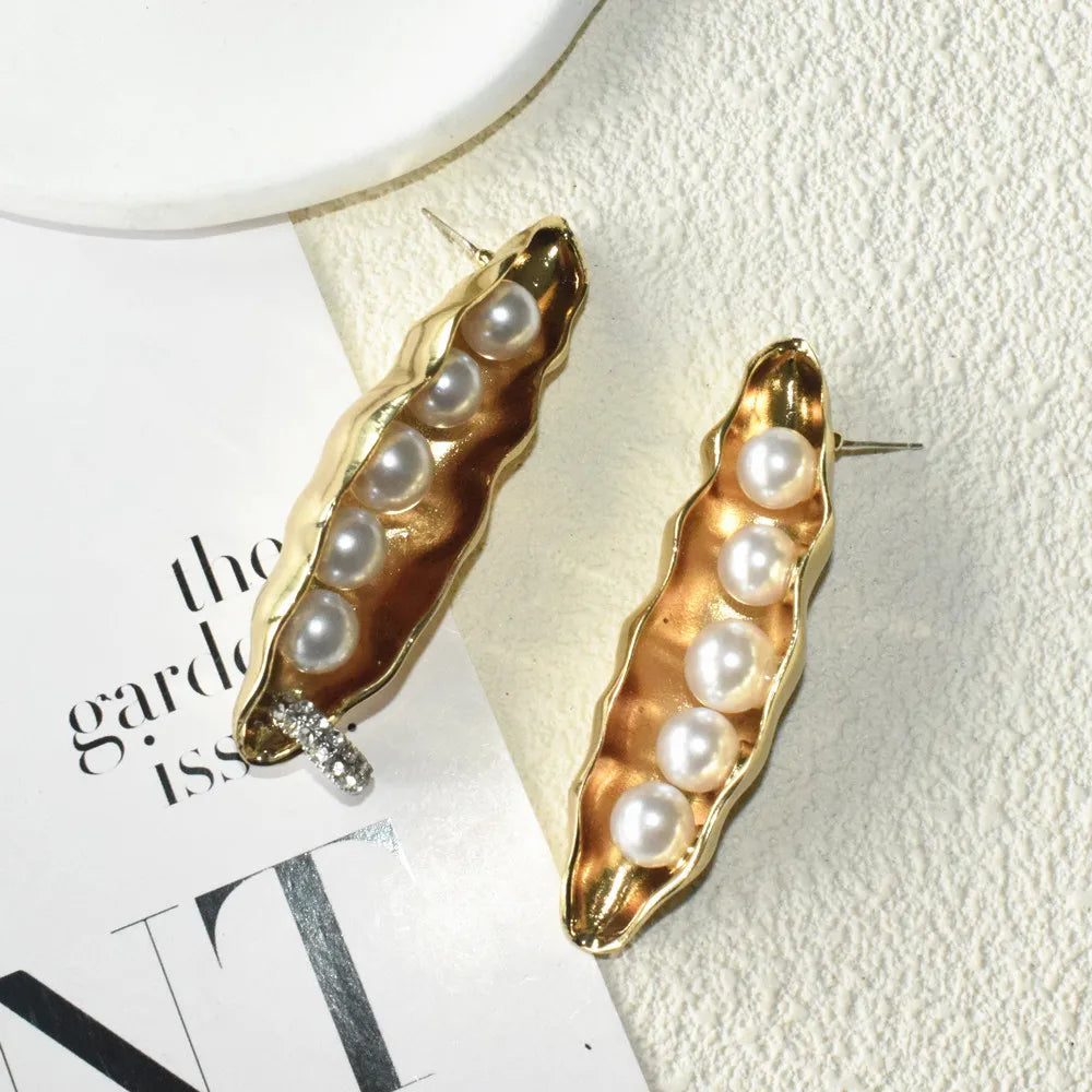 Catalina Pearl Peas Pod Drop Earrings