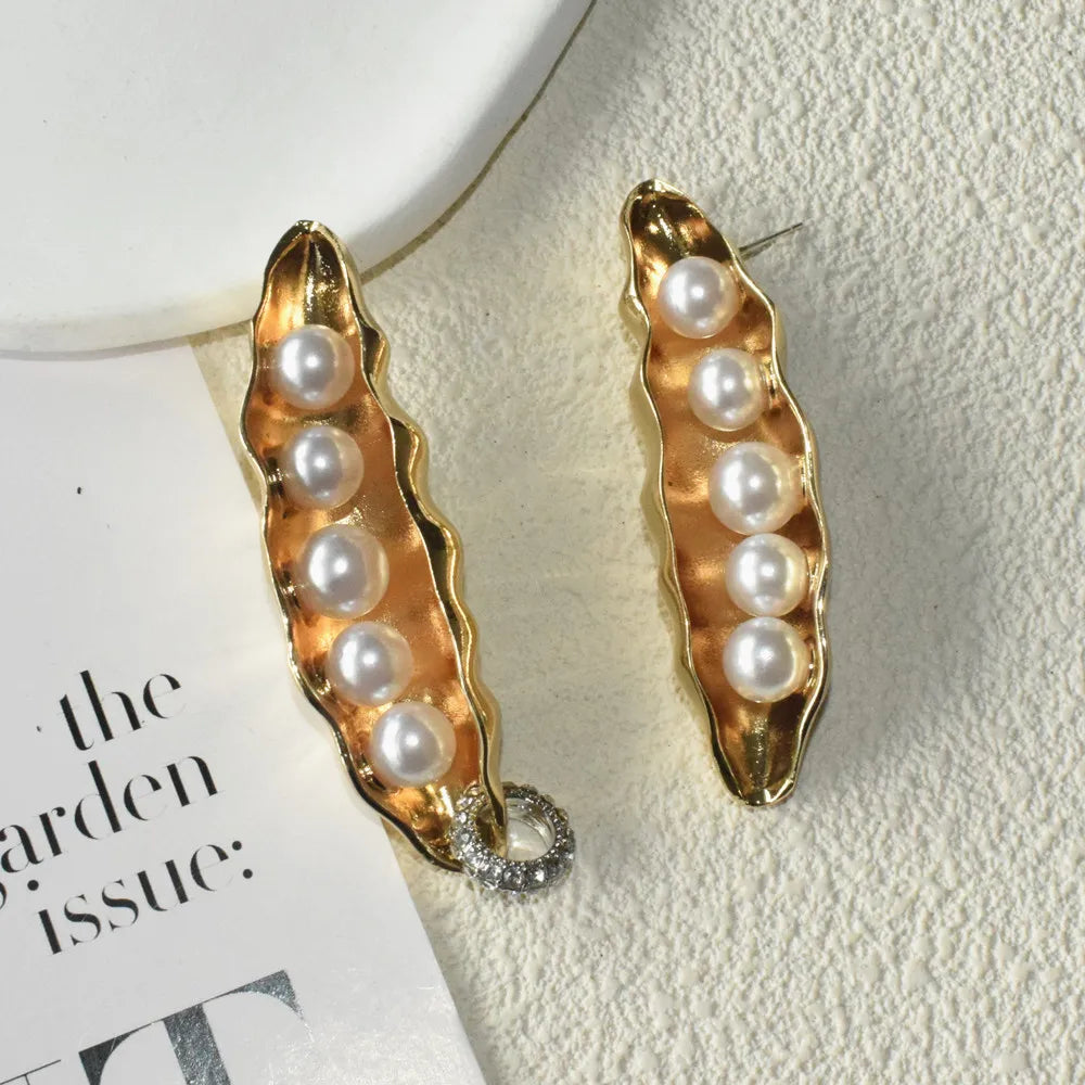 Catalina Pearl Peas Pod Drop Earrings