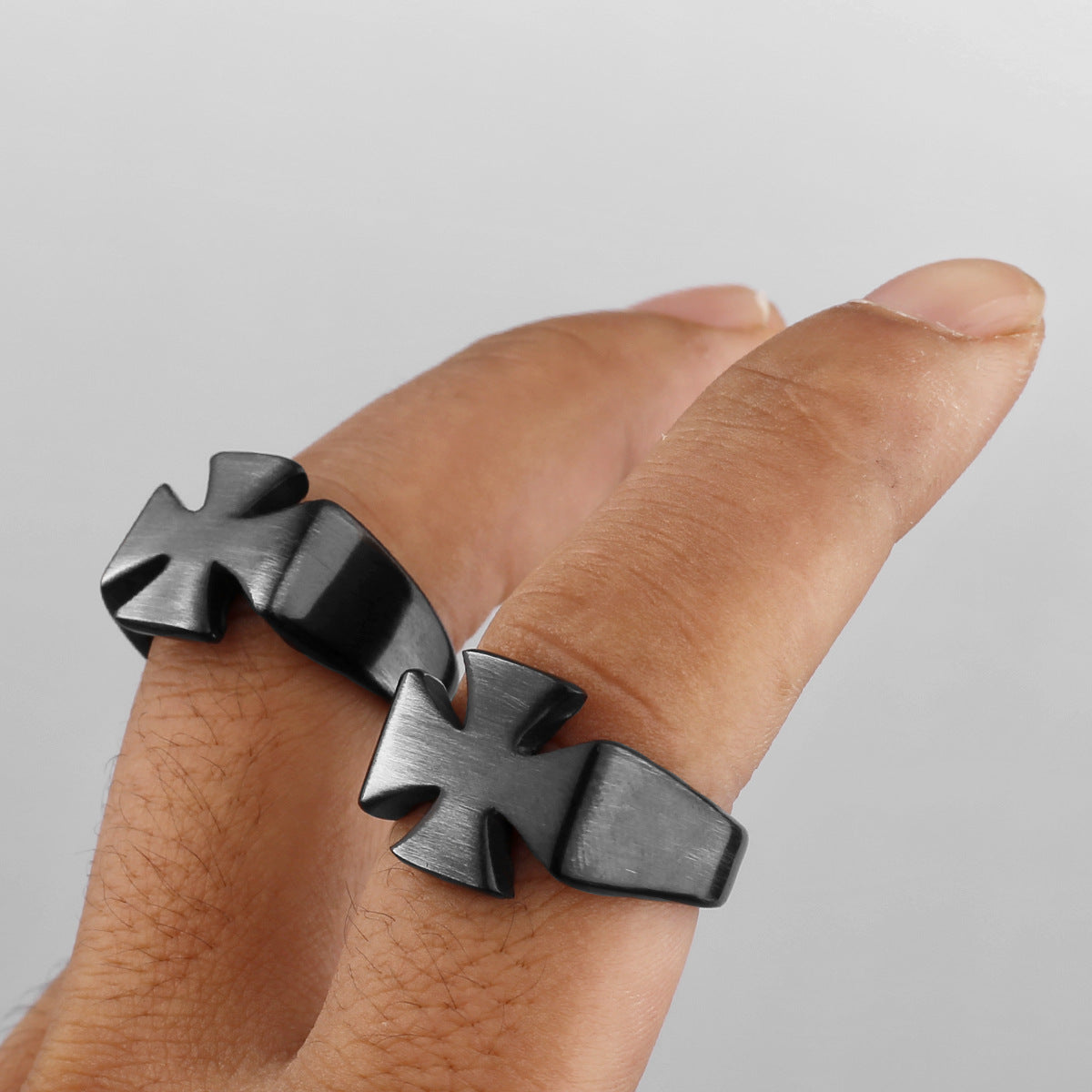 Simple Cross-Motif Ring
