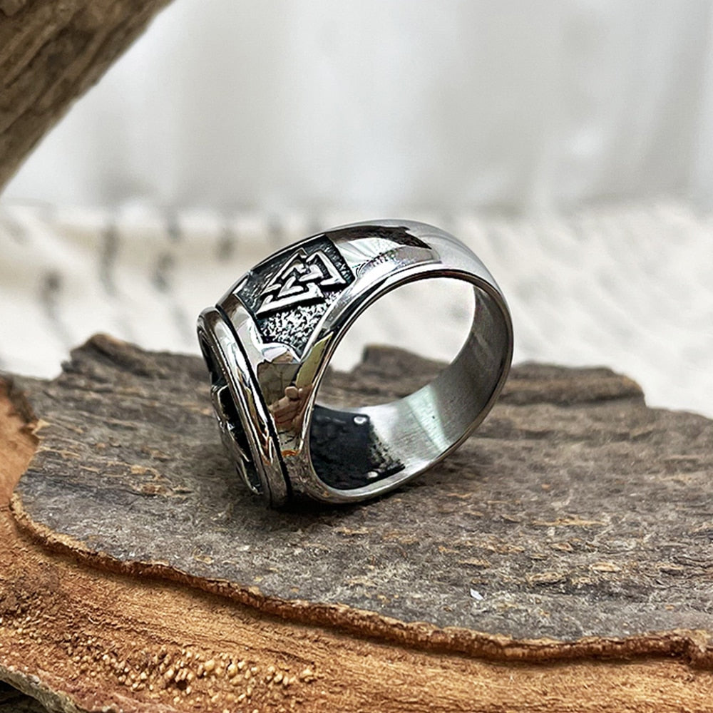 Valknut Wolf Head Amulet Ring