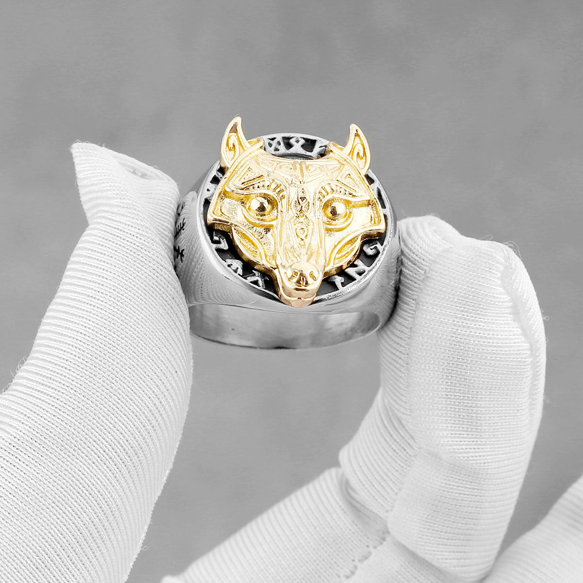 Viking Gold Wolf Head Ring