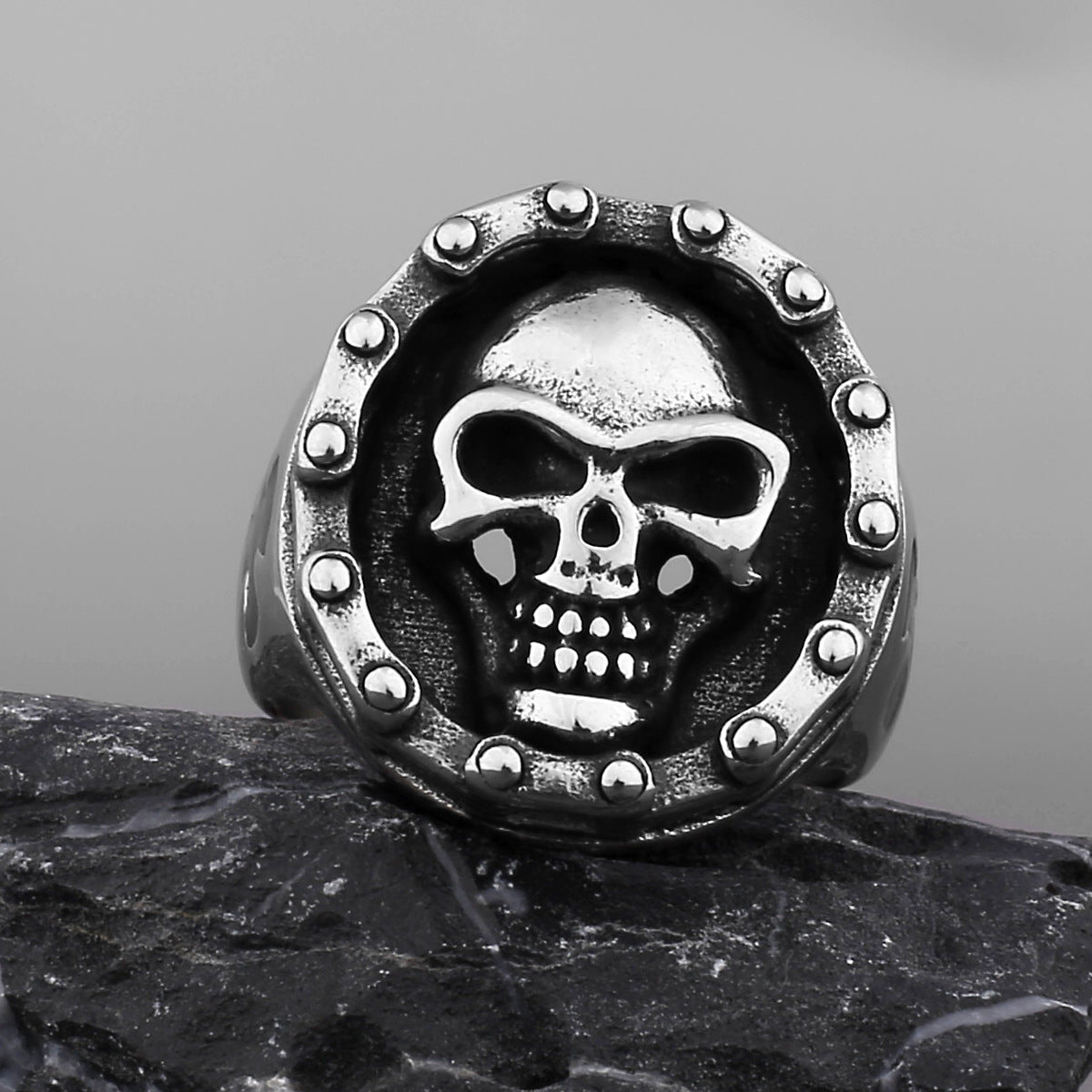 Vintage Punk Skull-Head Design Ring