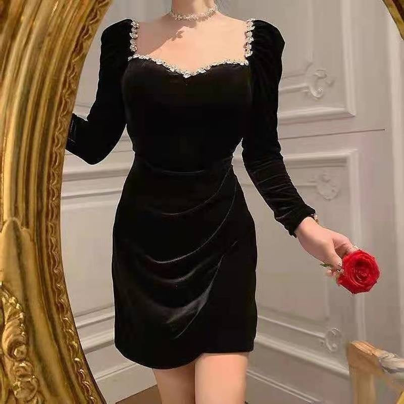 Feminine Self-cultivation Heavy Industry Custom Diamond Retro Red Velvet Dress