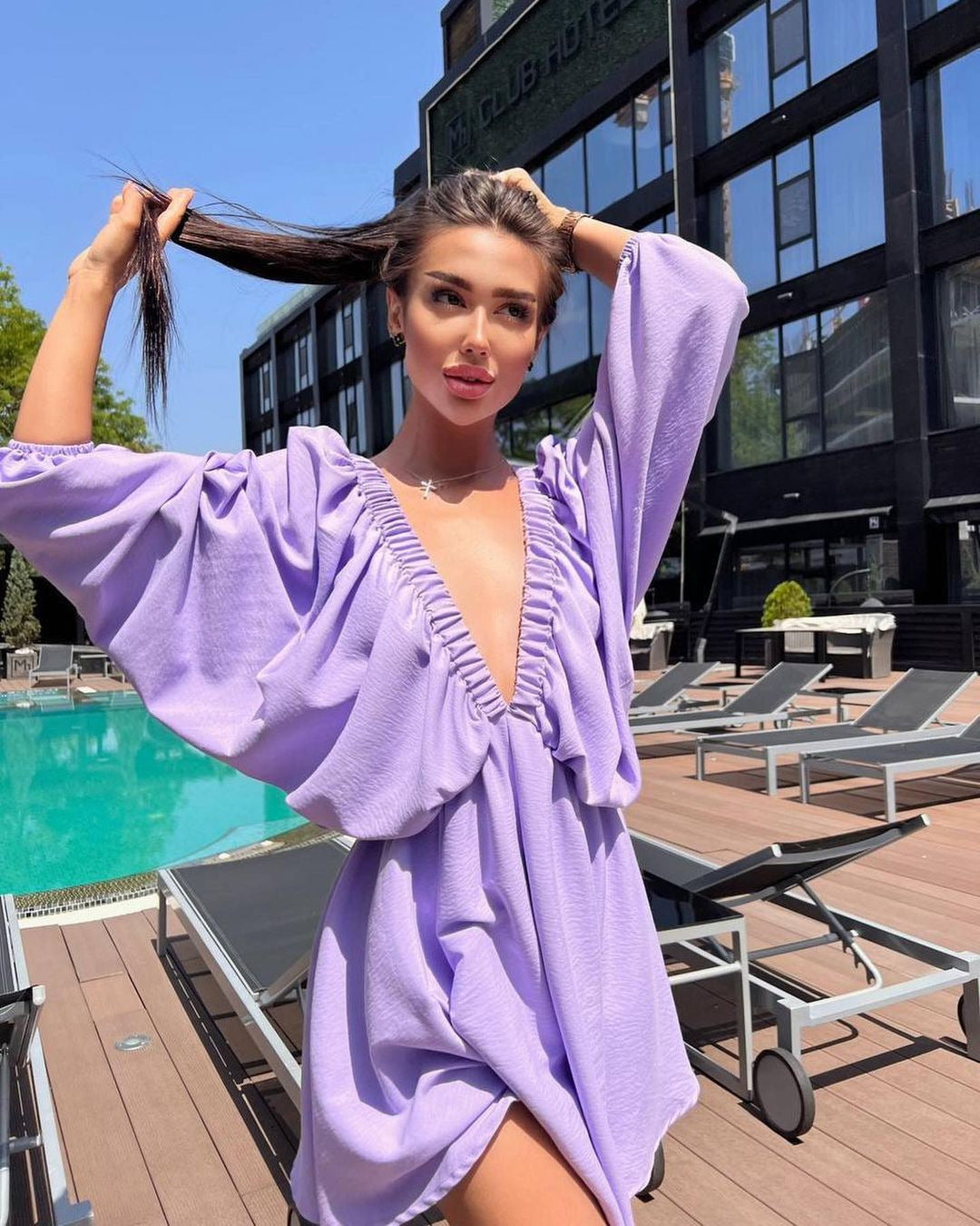 V-Neck Lantern Sleeve Dress â€?Loose Fit Long Sleeve Casual Dress