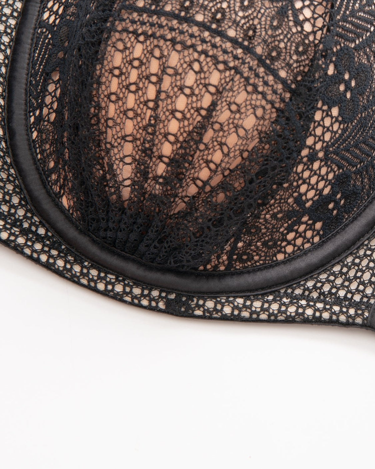 PUSH UP FULL FIGURE STRAPLESS PLEATED LACE MULTIWAY BRA