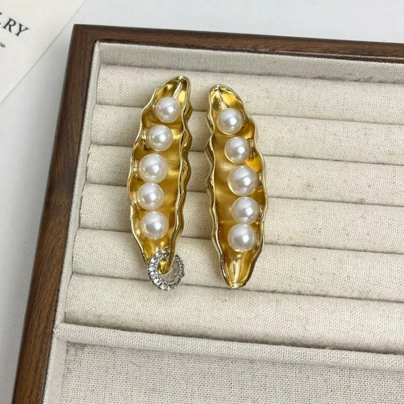 Catalina Pearl Peas Pod Drop Earrings