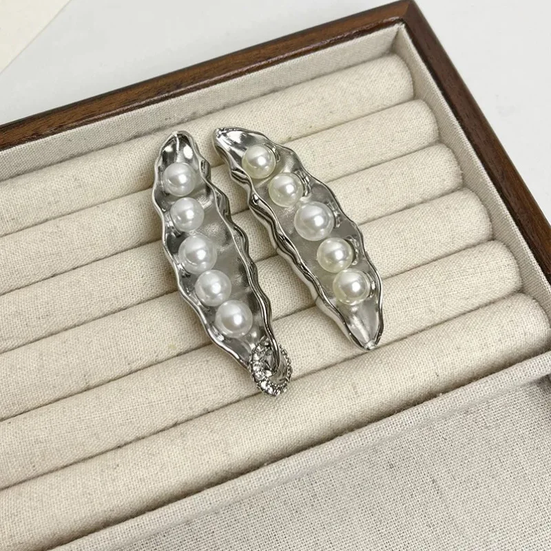 Catalina Pearl Peas Pod Drop Earrings