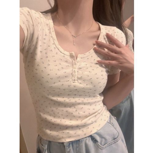 U-neck Floral Short Sleeved Short Top For Women