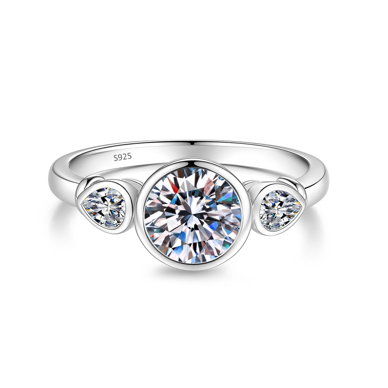 Simple, Personalized, Light-Luxury Moissanite Ring