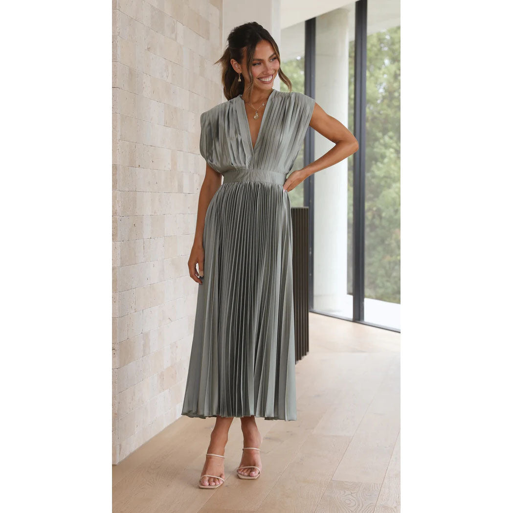 V-Neck Pleated Sleeveless Dress â€?Casual Loose Fit with Zip Detail
