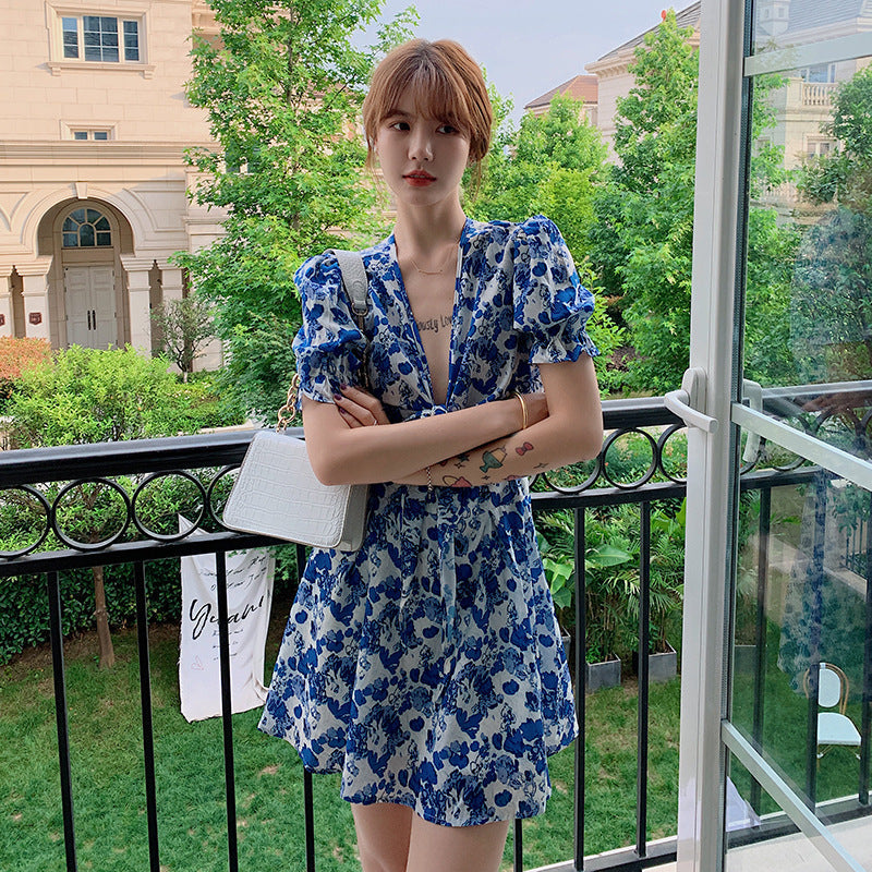 French Vintage Floral Neck Dress â€?Romantic Retro-Inspired Elegance