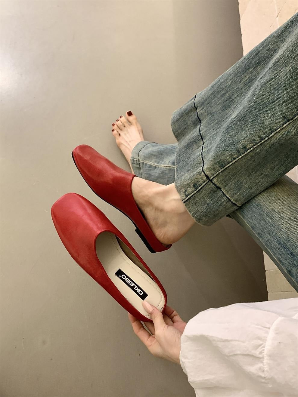 Arma Minimalist Faux Leather Slippers - 3 Colors